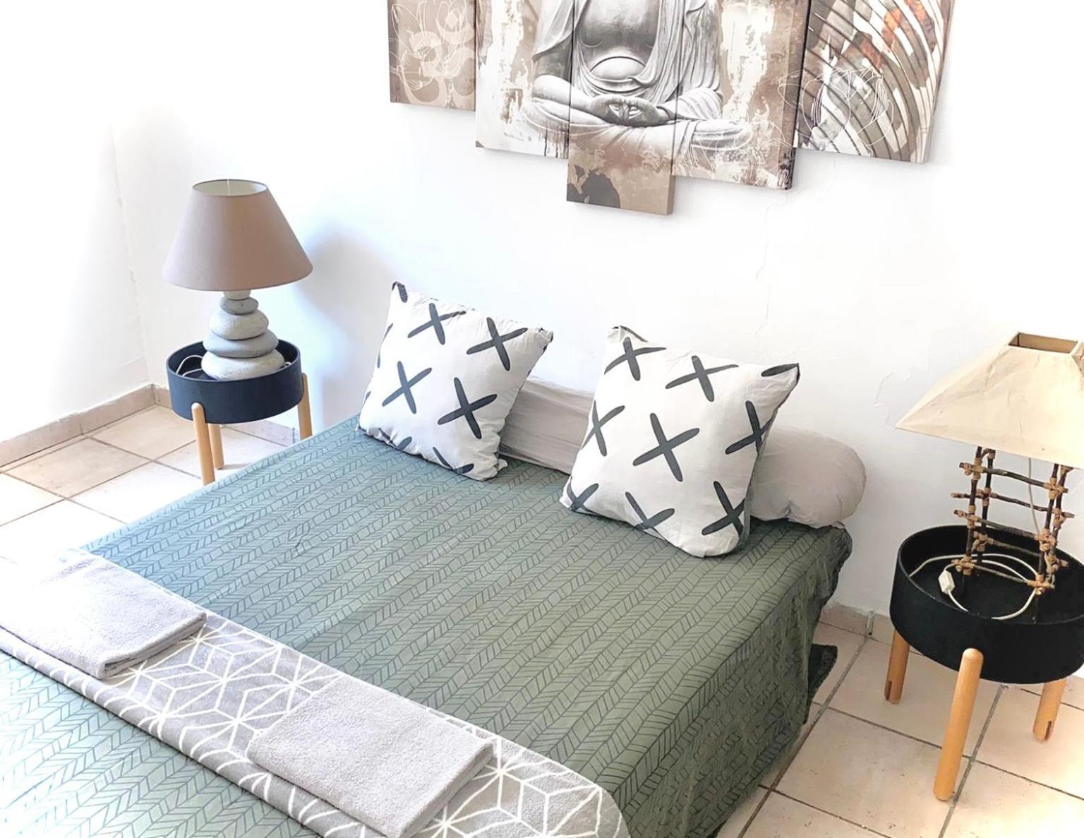 Appartement Calme Au Coeur De La Bastide St-Louis Carcassonne Luaran gambar